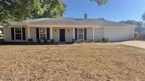 310 Longmeadow Dr, Ridgeland, MS 39157