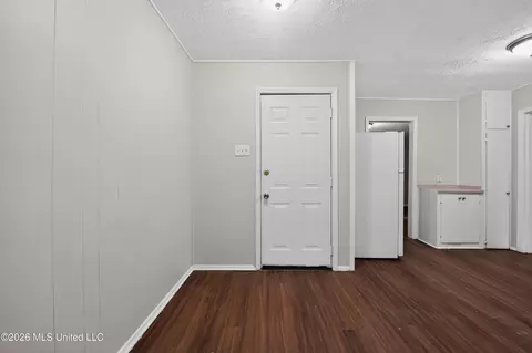 Entry Way - 428 Northside Cir, Jackson, MS 39206 photo 1 of 2