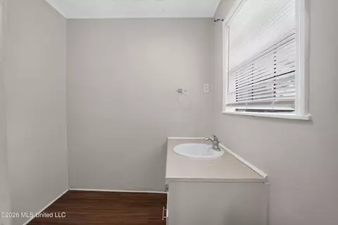 Bath - 428 Northside Cir, Jackson, MS 39206 photo 4 of 4