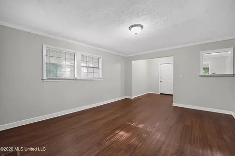 Living - 428 Northside Cir, Jackson, MS 39206 photo 5 of 6