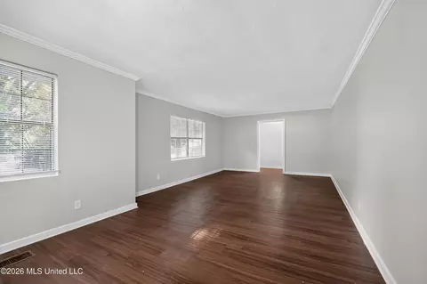 Living - 428 Northside Cir, Jackson, MS 39206 photo 2 of 6