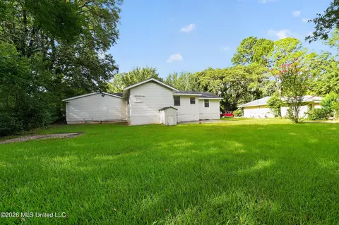 Exterior - 428 Northside Cir, Jackson, MS 39206 photo 1 of 5
