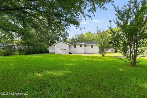 Exterior - 428 Northside Cir, Jackson, MS 39206 photo 2 of 5