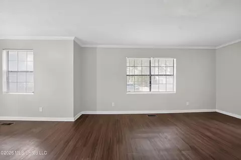 Living - 428 Northside Cir, Jackson, MS 39206 photo 4 of 6