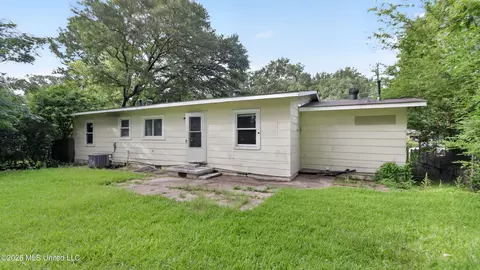 Exterior - 120 Wacker Dr, Jackson, MS 39206 photo 1 of 2