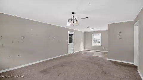 Living - 120 Wacker Dr, Jackson, MS 39206 photo 2 of 3