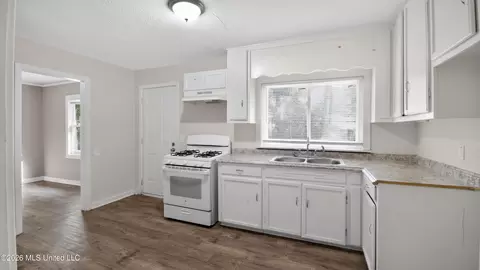 Entry Way - 120 Wacker Dr, Jackson, MS 39206 photo 1 of 1