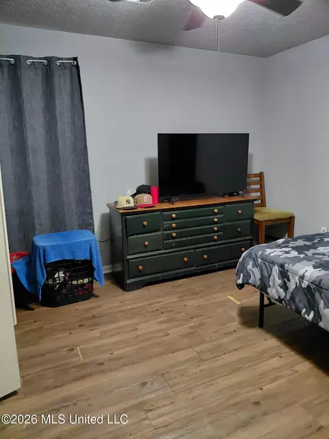 Bedroom - 2354 Belvedere Dr, Jackson, MS 39204 photo 3 of 4