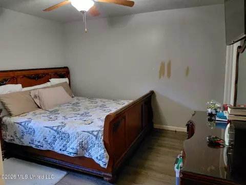 Bedroom - 2354 Belvedere Dr, Jackson, MS 39204 photo 2 of 4