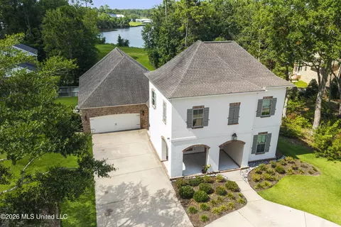 1908 Courtney Ln, Biloxi, MS 39532