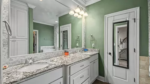 Bath - 223 Bellamy Ct, Flowood, MS 39232 photo 1 of 5