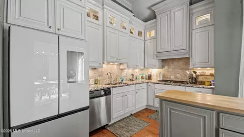 Kitchen - 223 Bellamy Ct, Flowood, MS 39232 photo 3 of 3