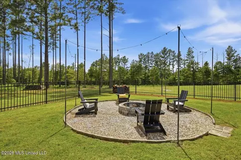 Exterior - 218 Lost Oak Ln, Brandon, MS 39047 photo 17 of 24