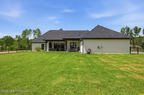 Exterior - 218 Lost Oak Ln, Brandon, MS 39047 photo 14 of 24