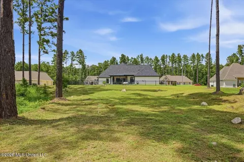 Exterior - 218 Lost Oak Ln, Brandon, MS 39047 photo 22 of 24