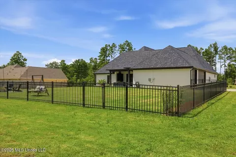 Exterior - 218 Lost Oak Ln, Brandon, MS 39047 photo 19 of 24
