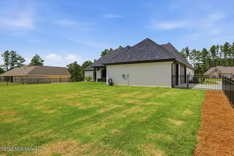Exterior - 218 Lost Oak Ln, Brandon, MS 39047 photo 15 of 24