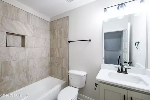 Bath - 7582 John Elliott Ln, Hernando, MS 38632 photo 5 of 5
