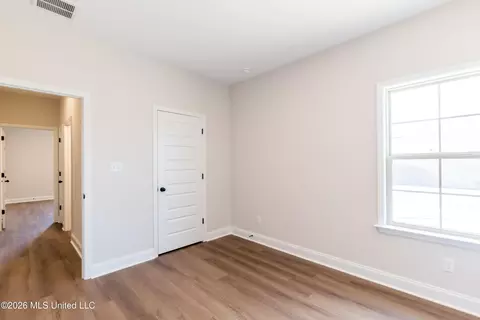 Bedroom - 7582 John Elliott Ln, Hernando, MS 38632 photo 2 of 4