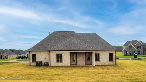 Exterior - 7582 John Elliott Ln, Hernando, MS 38632 photo 4 of 5