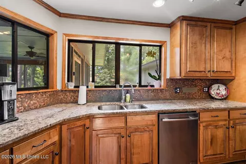 Kitchen - 3922 Coker Rd, Madison, MS 39110 photo 2 of 4