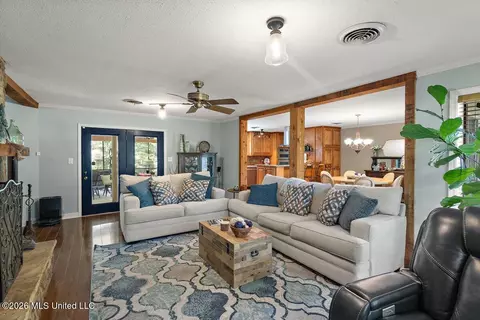 Living - 3922 Coker Rd, Madison, MS 39110 photo 2 of 3