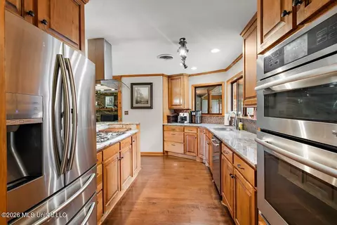 Kitchen - 3922 Coker Rd, Madison, MS 39110 photo 3 of 4