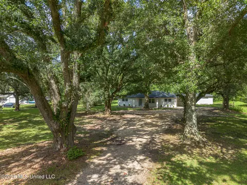 Exterior - 10132 Graystone Dr, Moss Point, MS 39562 photo 3 of 4