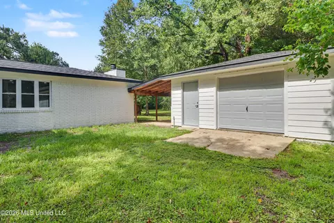 Exterior - 10132 Graystone Dr, Moss Point, MS 39562 photo 4 of 4