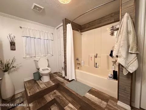 Bath - 32 Pine St, Bude, MS 39630 photo 2 of 4