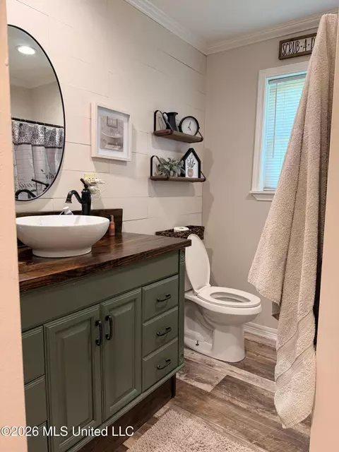 Bath - 32 Pine St, Bude, MS 39630 photo 3 of 4