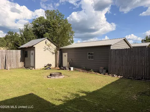 Exterior - 32 Pine St, Bude, MS 39630 photo 11 of 16