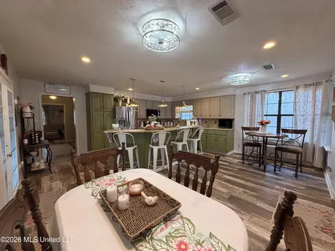 Dining - 32 Pine St, Bude, MS 39630 photo 1 of 1