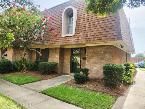 Exterior - 5155 Wayneland Dr #M1, Jackson, MS 39211 photo 4 of 5