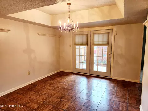 Dining - 5155 Wayneland Dr #M1, Jackson, MS 39211 photo 3 of 3