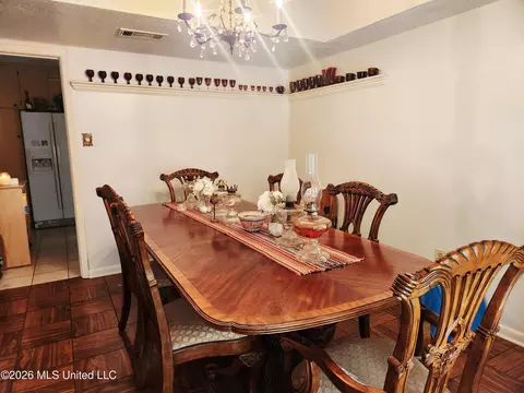 Dining - 5155 Wayneland Dr #M1, Jackson, MS 39211 photo 2 of 3