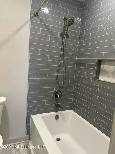 Bath - 307 Northtown Dr, Jackson, MS 39211 photo 5 of 8