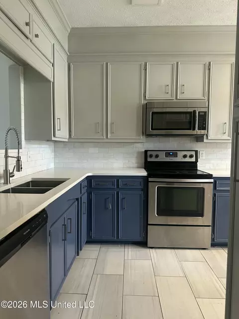 Kitchen - 307 Northtown Dr, Jackson, MS 39211 photo 4 of 4