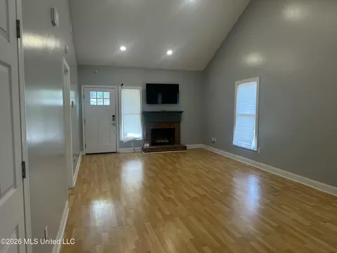 Living - 307 Northtown Dr, Jackson, MS 39211 photo 1 of 3