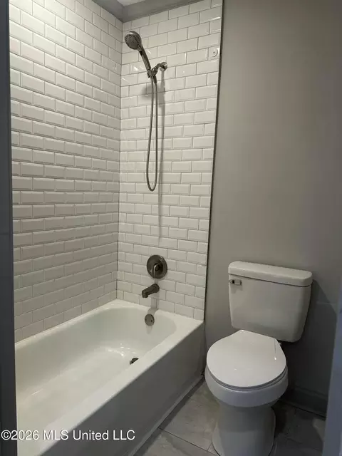 Bath - 307 Northtown Dr, Jackson, MS 39211 photo 6 of 8