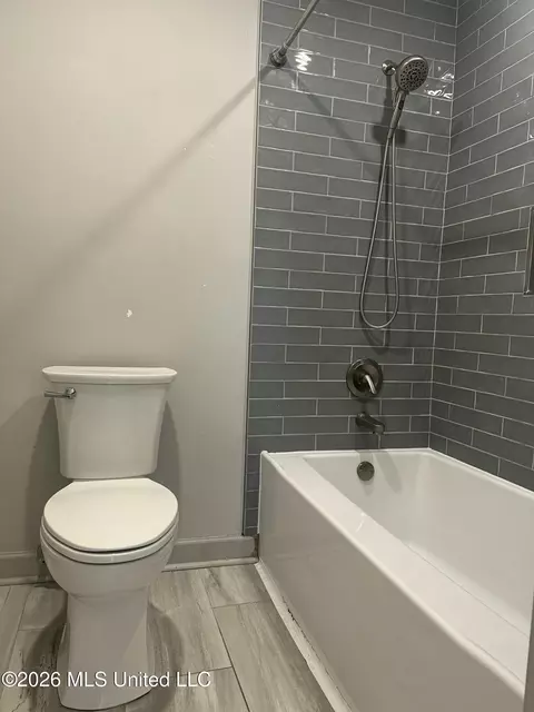 Bath - 307 Northtown Dr, Jackson, MS 39211 photo 3 of 8