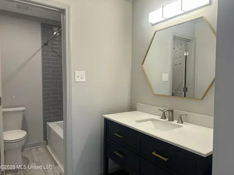 Bath - 307 Northtown Dr, Jackson, MS 39211 photo 1 of 8