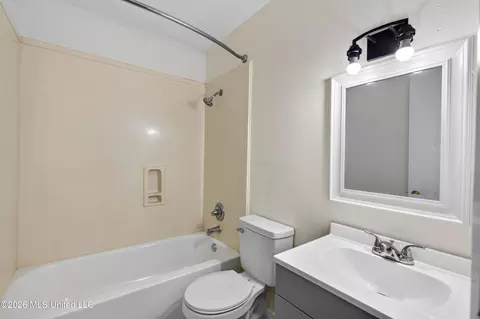 Bath - 5717 Meadowview Dr, Moss Point, MS 39562 photo 1 of 2