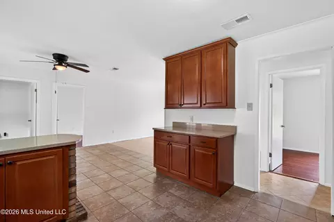 Entry Way - 5717 Meadowview Dr, Moss Point, MS 39562 photo 1 of 2