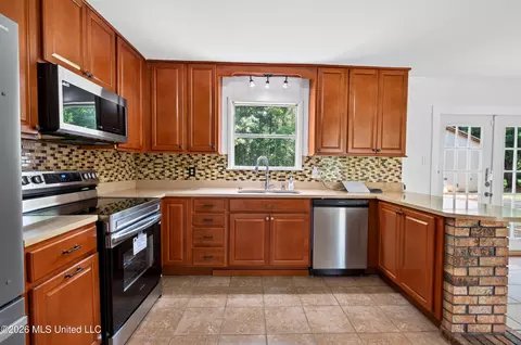 Kitchen - 5717 Meadowview Dr, Moss Point, MS 39562 photo 2 of 2