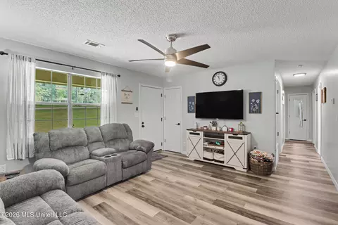 Entry Way - 1304 Sampson Rd, Lucedale, MS 39452 photo 1 of 1