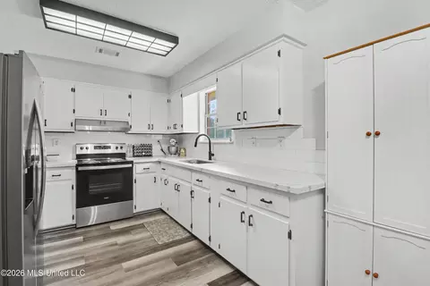 Kitchen - 1304 Sampson Rd, Lucedale, MS 39452 photo 1 of 2