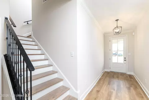 Entry Way - 7608 John Elliott Ln, Hernando, MS 38632 photo 1 of 3