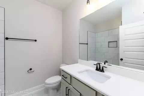 Bath - 7608 John Elliott Ln, Hernando, MS 38632 photo 3 of 4