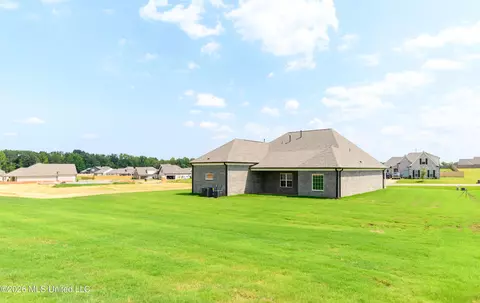 Exterior - 7608 John Elliott Ln, Hernando, MS 38632 photo 2 of 3